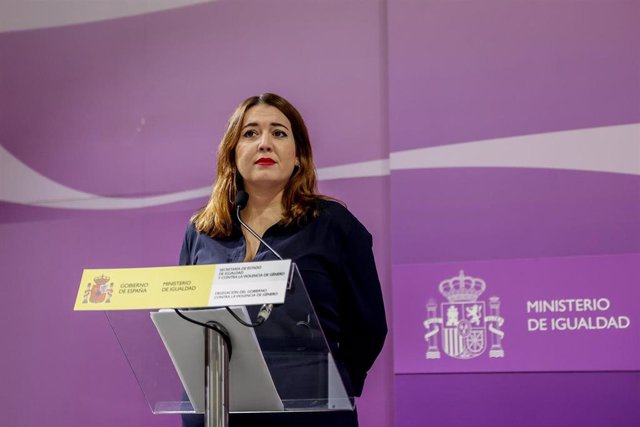 La secretaria de Estado de Igualdad y contra la Violencia de Género, Ángela Rodríguez Pam, interviene durante la rueda de prensa posterior a la reunión del primer Comité de Crisis entre el Ministerio de Igualdad, el Ministerio de Justicia, el Ministerio d