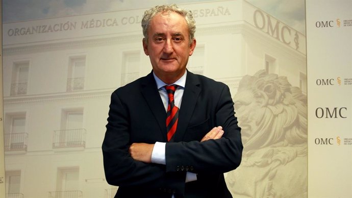 El presidente del Consejo General de Colegios Oficiales de Médicos (CGCOM), Tomás Cobo.