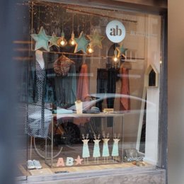 Archivo - Tienda de ropa de Oviedo.