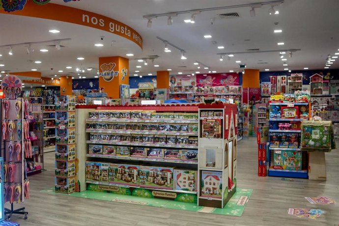 Archivo - Interior de una tienda de juguetes.
