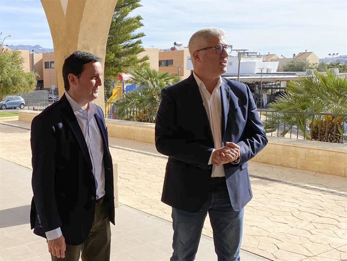 Archivo - El presidente de la Diputación de Almería junto con el alcalde de Huércal de Almería.