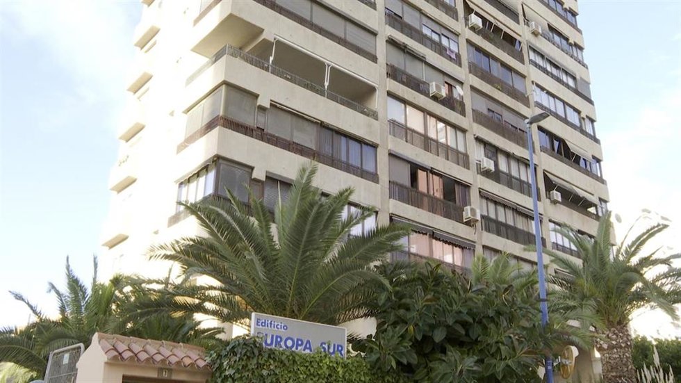 Libertad provisional para el detenido tras la muerte de su pareja al caer de un sexto en Benidorm