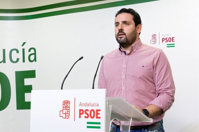 El portavoz del PSOE en la Diputación de Almería, Juan Manuel Ruiz del Real