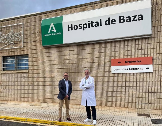 Visita del PP al Hospital de Baza