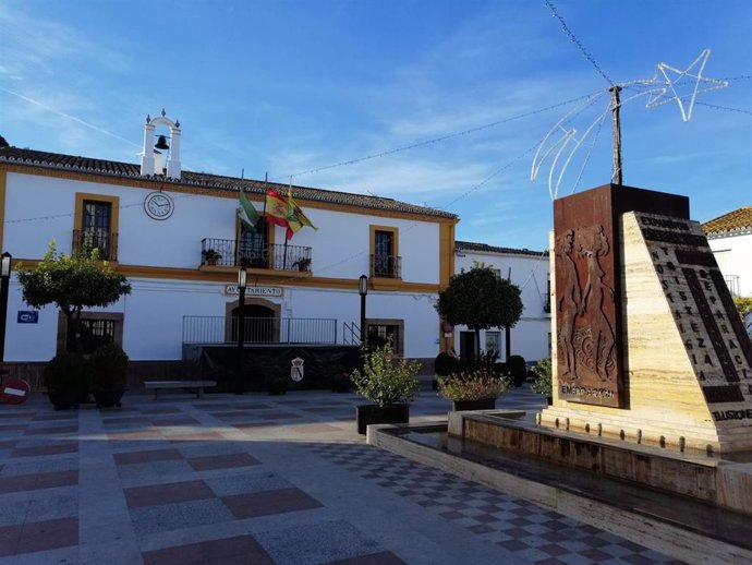 Archivo - Plaza del Ayuntamiento de Algar en la Sierra de Cádiz.