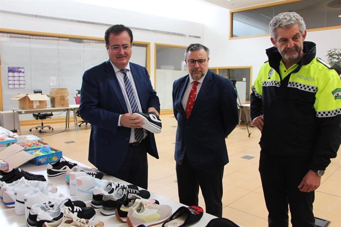 Nota De Prensa Y Foto Policía Local Falsificaciones