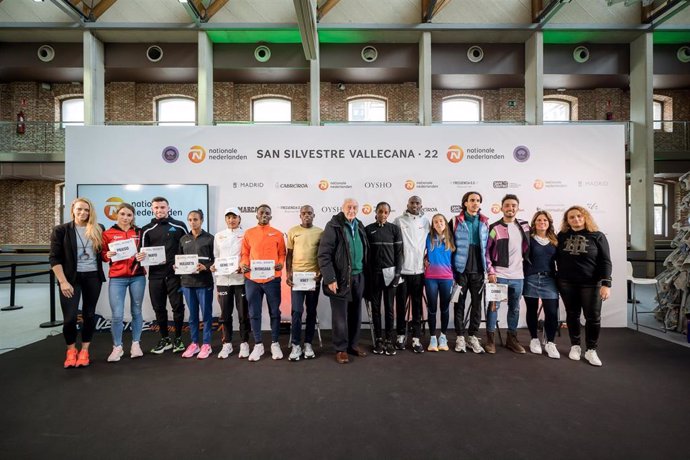 Foto de familia de los principales nombres de la edición 2022 de la San Silvestre Vallecana