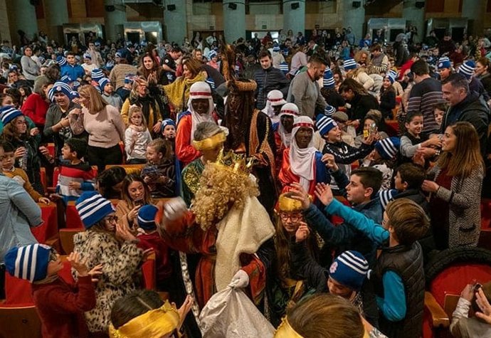 Cruz Roja distribuirá más de 2.000 productos de higiene gracias a la XVIII Tertulia Especial Día de Reyes.