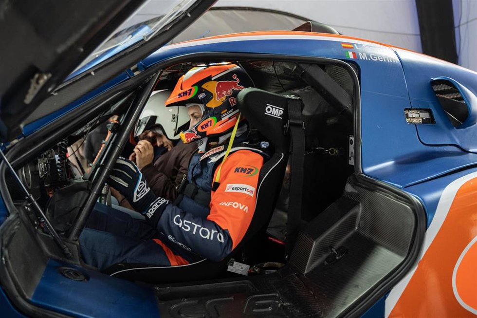 Archivo - La piloto Laia Sanz (Astara Team) participará en su 13 Rally Dakar, segundo en coche y primero con Astara
