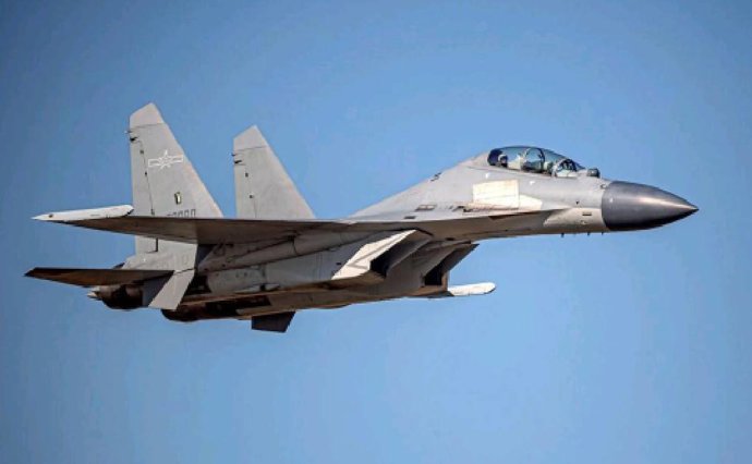 Archivo - FILED - 02 August 2022, Taiwan, ---: A J-16 Chinese warfare jet spotted entering Taiwan's ADIZ, following the visit to the self governing island by US House Speaker Nancy Pelosi despite Beijing's objections. (Best quality available) Photo: -/T