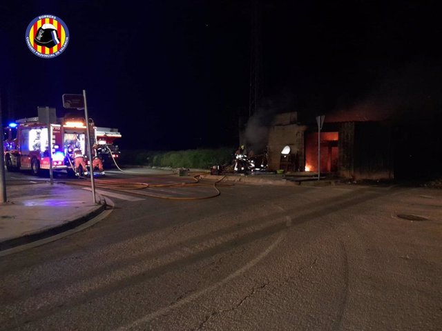 Incendio en una caseta en Alzira