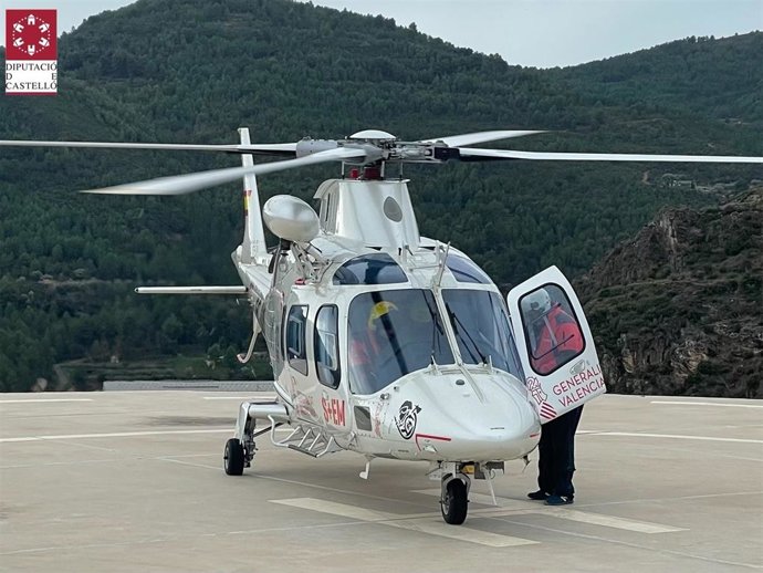 Helicóptero que ha participado en el dispositivo de búsqueda de una mujer en Llucena, que finalmente ha aparecido con vida