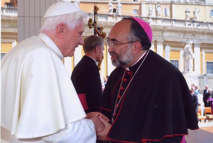 Benedicto XVI y Jesús Sanz Montes.