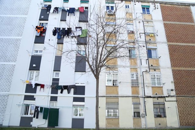 Archivo - Imagen de archivo de un bloque de viviendas