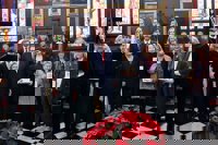 Cort entrega las Medallas de Oro de la Ciudad y nombra a Antoni Maria Alcover hijo ilustre de Palma