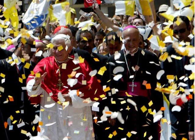 Imagen de la visita del papa Benedicto XVI a València