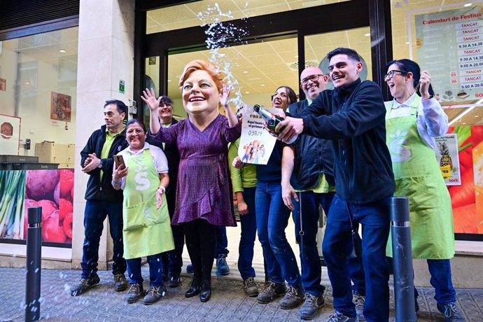 El primer premi de la Grossa de Cap d'Any cau en un supermercat del barri de Grcia de Barcelona