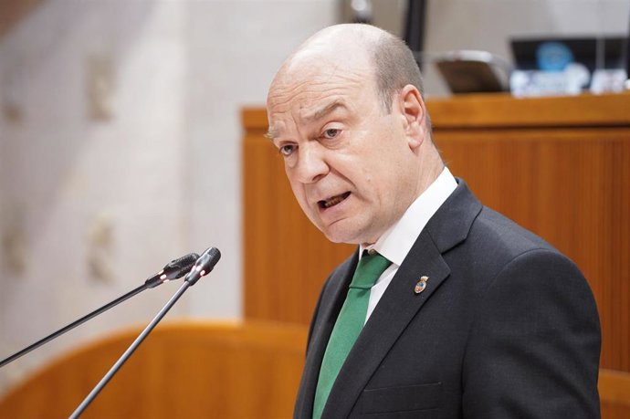 Archivo - El portavoz de VOX en Aragón, Santiago Morón.