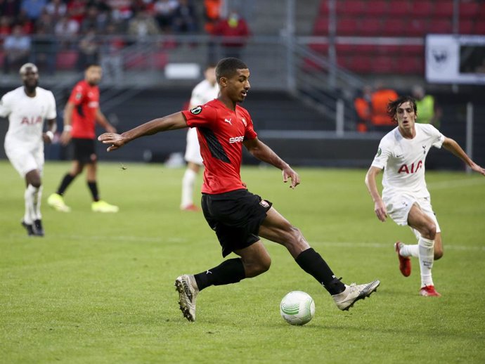 Archivo - Loic Bade of Rennes during the UEFA Europa Conference League, Group Stage, Group G football match between Stade Rennais and Tottenham Hotspur on September 16, 2021 at Roazhon Park stadium in Rennes, France - Photo Jean Catuffe / DPPI