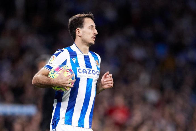 Mikel Oyarzabal of Real Sociedad looks on during the La Liga Santander match between Real Sociedad and CA Osasuna at Reale Arena  on December 31, 2022, in San Sebastian, Spain.