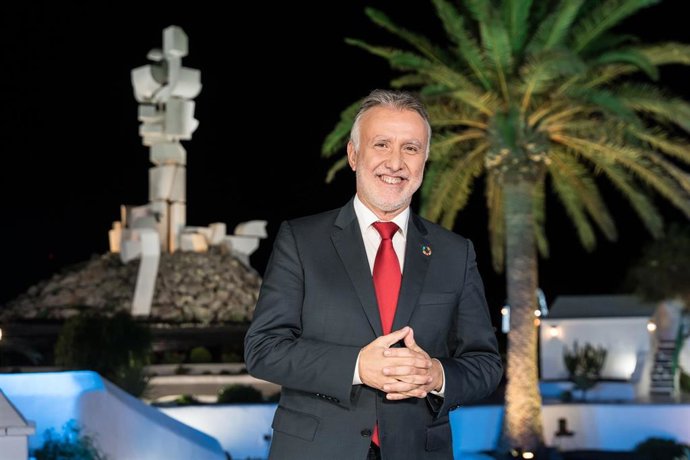 El presidente de Canarias, Ángel Víctor Torres, durante el mensaje de fin de año 2022 desde la isla de Lanzarote
