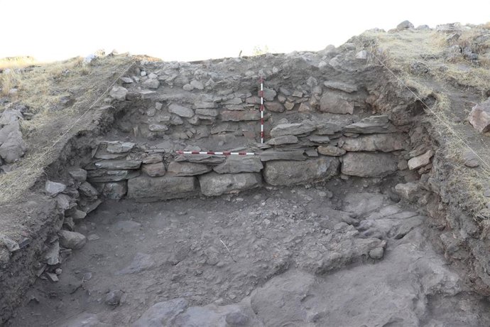 Parte de la muralla del Cerro Tormejón, en Armuña.