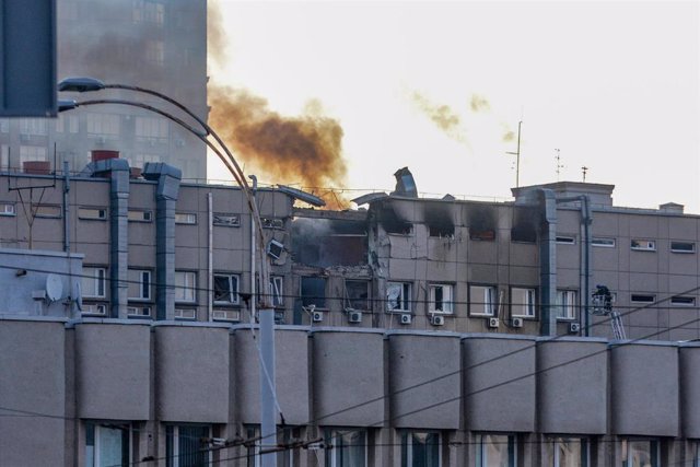 Archivo - Humo en un edificio de Kiev, Ucrania