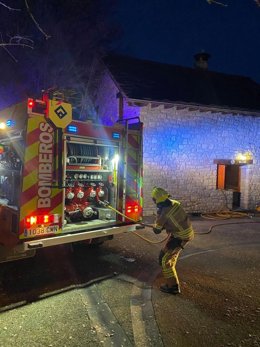 Los bomberos del Parque de Sabiñánigo de la DPH han sofocado el fuego.