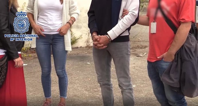 Archivo - Detenidos 'in fraganti' tres miembros de la banda que robaba camiones en Madrid y Castilla-La Mancha