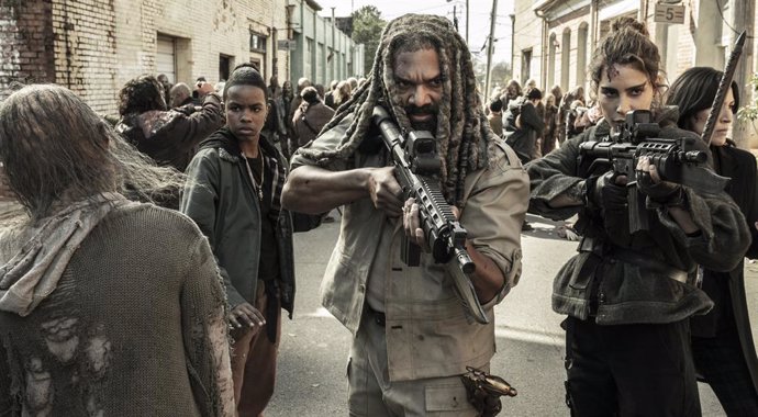 Archivo - Khary Payton as Ezekiel, Nadia Hilker as Magna, Angel Theory as Kelly- The Walking Dead _ Season 11, Episode 24 - Photo Credit: Jace Downs/AMC