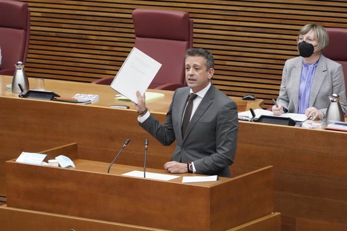 Archivo - El portavoz de Sanidad del Grupo Popular en Les Corts, José Juan Zaplana