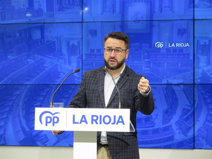 El diputado nacional del PP de La Rioja, Javier Merino, en comparecencia de prensa