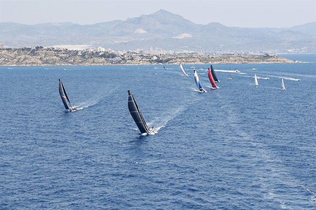 Archivo - The Ocean Race medirá la huella de carbono de la salida en Alicante.