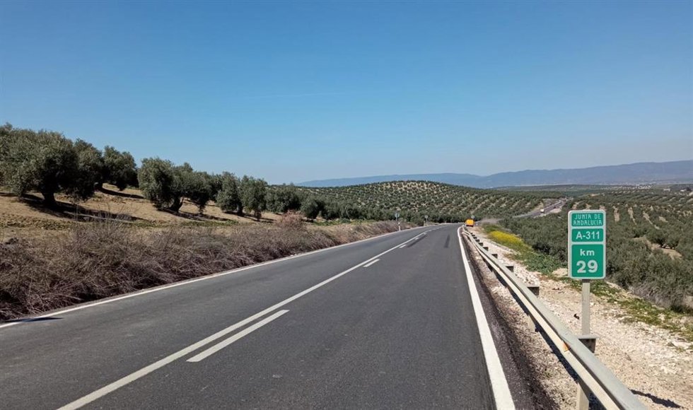 Archivo - Jaén.- La Junta recibe 14 ofertas para las obras de mejora de la carretera A-311, entre Lahiguera y Andújar