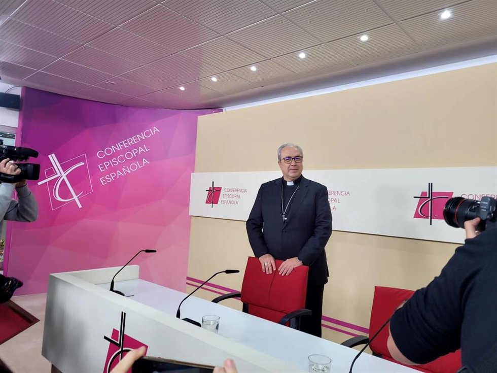 Archivo - El nuevo secretario general de la CEE, César García Magán.