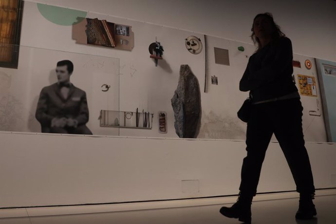 Obra de Ilit Azoulay en la exposición 'Visiones expandidas. Fotografía y experimentación', en CaixaForum, a 11 de diciembre de 2022, en Madrid (España). El centro cultural de la Fundación la Caixa acoge una muestra inédita de fotografía experimental e