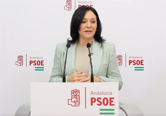 La secretaria general del PSOE de Córdoba, Rafi Crespín, en la sede de su partido en Córdoba.