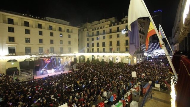 Campanadas Nochevieja en el Ayuntamiento de Alicante