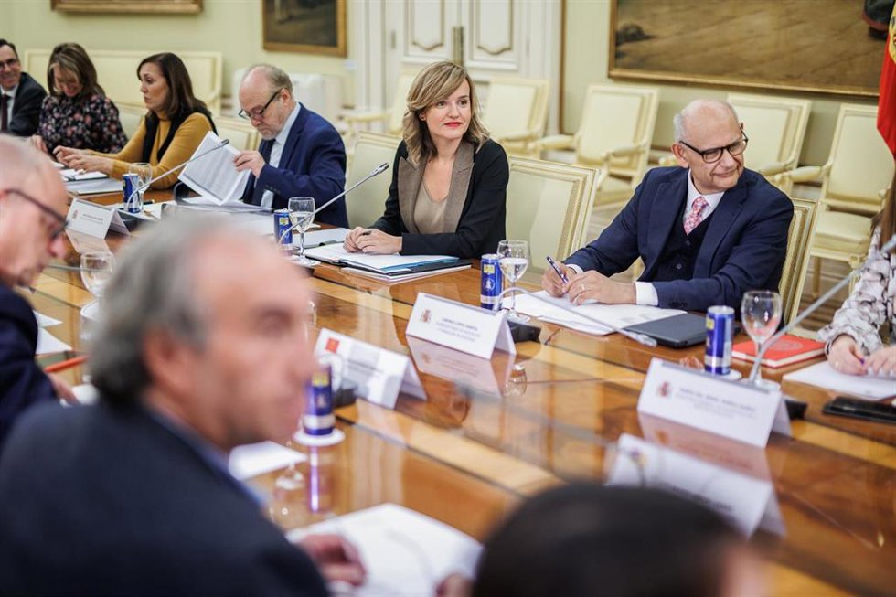 (I-D) El secretario de Estado de Educación, José Manuel Bar Cendón, la ministra de Educación y Formación Profesional, Pilar Alegría, y el subsecretario de Educación y Formación Profesional, Liborio López García,