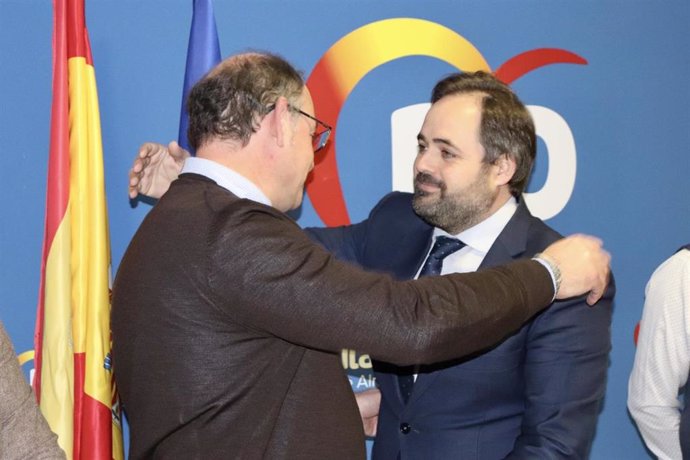 Pp Clm (Cortes De Voz Y Fotografías) Rueda De Prensa De Paco Núñez En Almansa