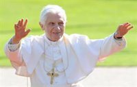 El obispo de Córdoba asistirá en el Vaticano al funeral del papa emérito Benedicto XVI