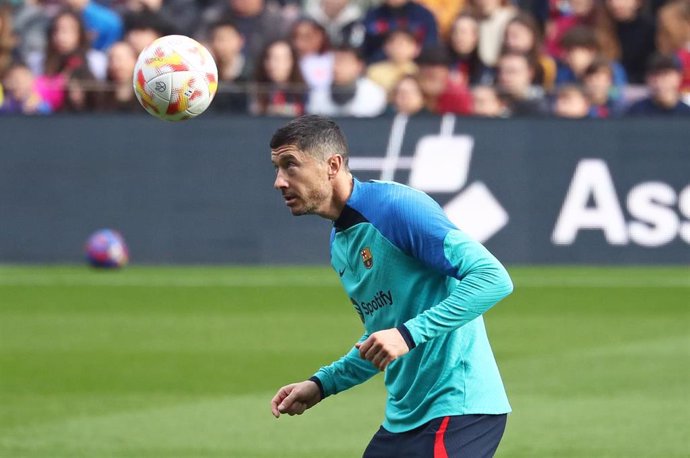 02 January 2023, Spain, Barcelona: Barcelona's Robert Lewandowski takes part in a training session for the team at Spotify Camp Nou. Photo: -/Lagencia/LaPresse via ZUMA Press/dpa