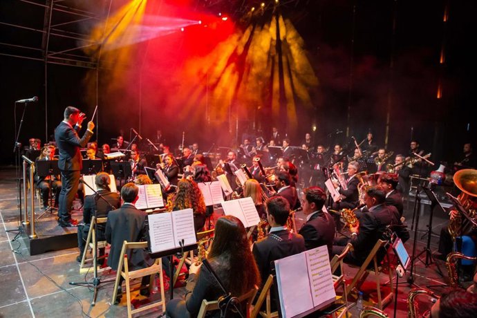 Archivo - La Banda EMMVA ofrece el 5 de enero un concierto de Navidad a los pacientes del Hospital Río Hortega.