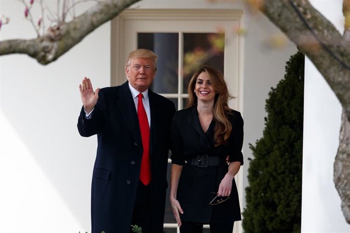 Archivo - El expresidente de Estados Unidos Donald Trump y la que fue su directora de Cominucación, Hope Hicks.