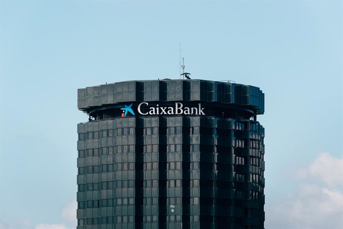 Archivo - Edifici de CaixaBank a Barcelona