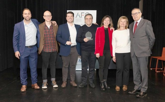 Representants de Gelati Dino amb els dos premis rebuts a la gala de l'AFC