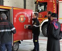 Bomberos de Valladolid esperan a asegurar la zona del garaje quemado para poder confirmar las circunstancias del fuego