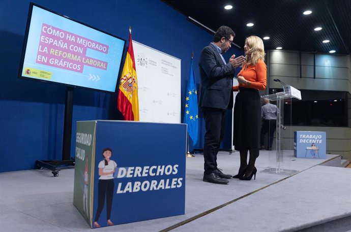 El secretario de Estado de Empleo y Economía Social, Joaquín Pérez Rey y la vicepresidenta segunda y ministra de Trabajo y Economía Social, Yolanda Diaz, en una imagen de archivo.