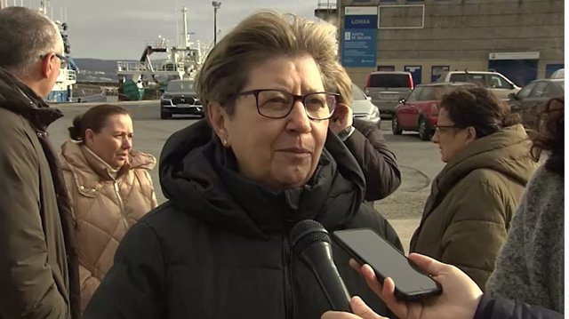 La conselleira do Mar, Rosa Quintana, en declaraciones a los medios en Muros (A Coruña)