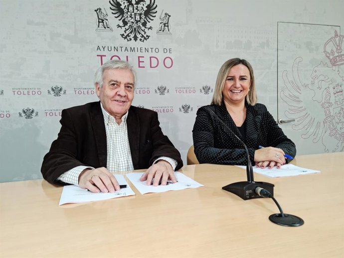 La concejala de Festejos, María Teresa Puig, y el concejal de Movilidad y Seguridad Ciudadana, Juan José Pérez del Pino, han confirmado la presencia de Sus Majestades los Reyes Magos de Oriente el próximo 5 de enero en Toledo.